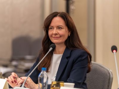 2025 12 04 Worldlng 1002