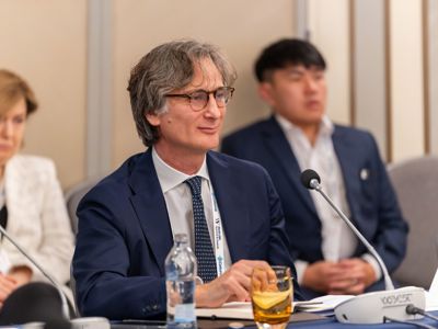 2025 12 04 Worldlng 576