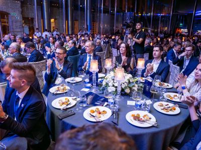 2025 12 03 Worldlng 1454