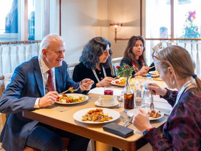 2025 12 04 Worldlng 742