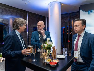 2025 12 03 Worldlng 1116