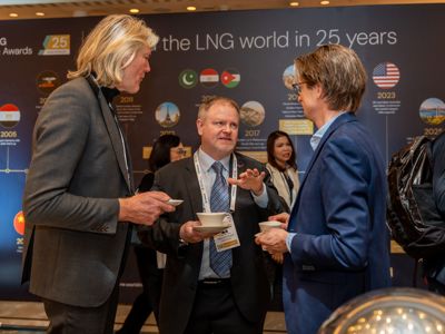 2025 12 03 Worldlng 492