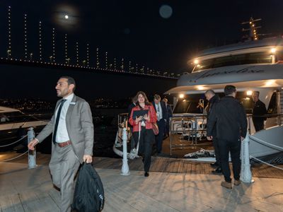 2025 12 03 Worldlng 1043